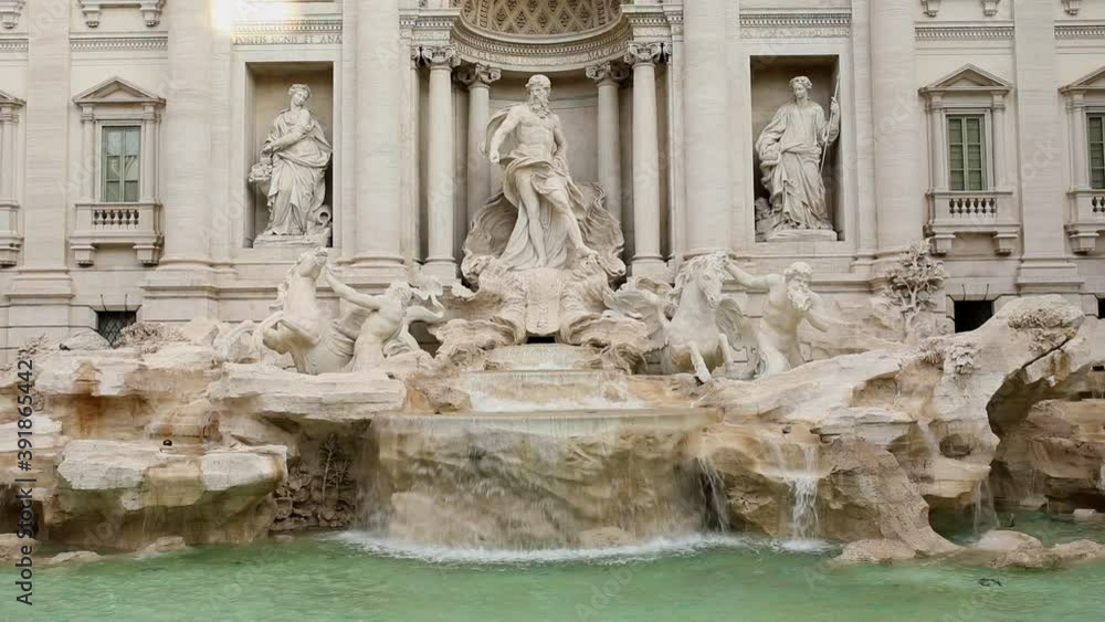 Fountain di Trevi in Rome, Italy Fountain di Trevi in Rome, Italy