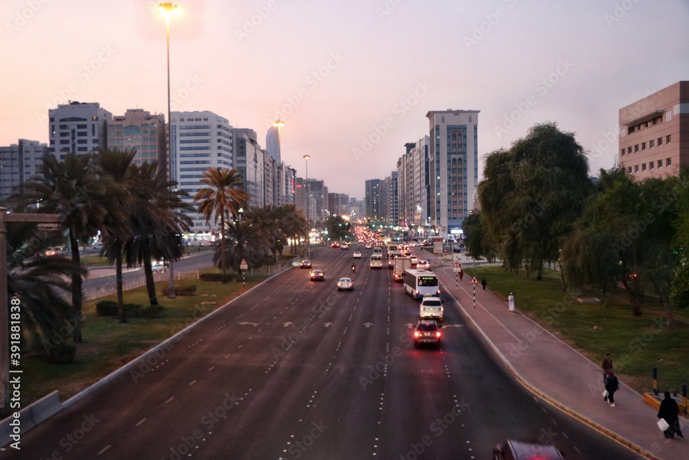 Obraz premium Traffic jam in Abu Dhabi
