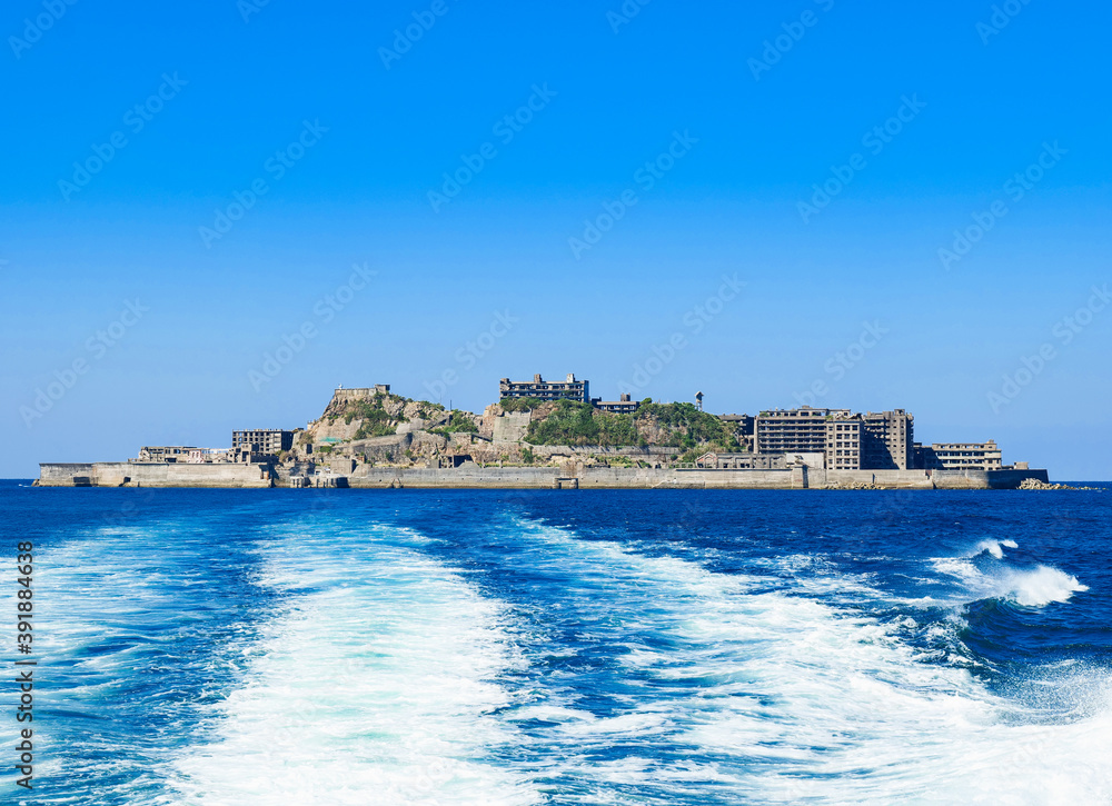 Naklejka premium 世界遺産 軍艦島 全景