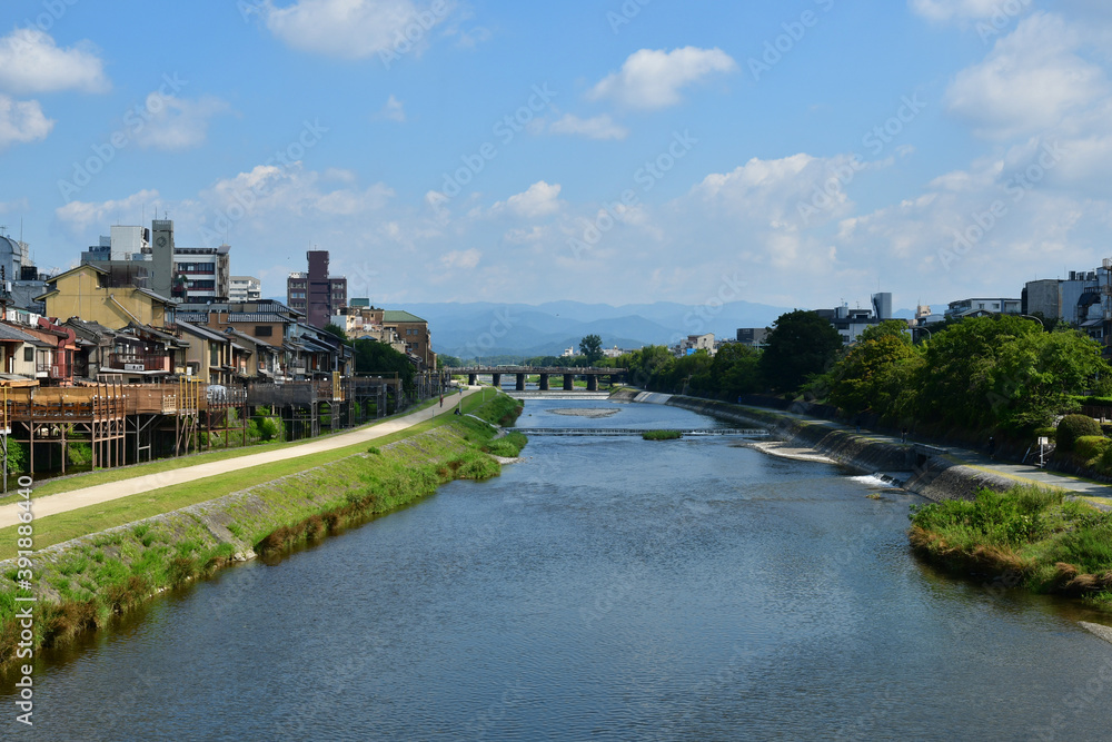 京都四条大橋からの鴨川