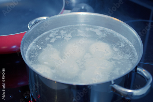 Pot dumplings in boiling water 