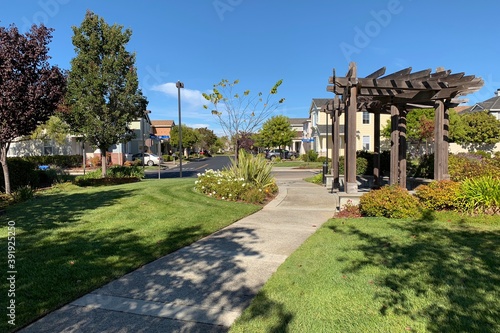 アメリカの計画住宅地：レッドウッド・ショアーズの街並み