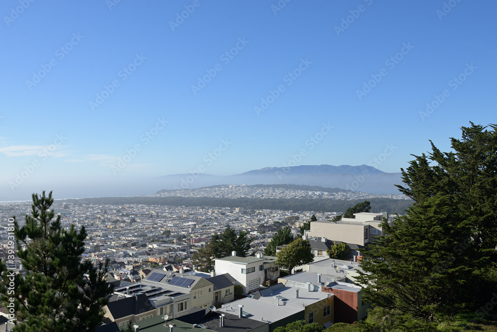 サンフランシスコ・サンセット地区の街並み:グランド・ビュー・パークより Photos Adobe Stock