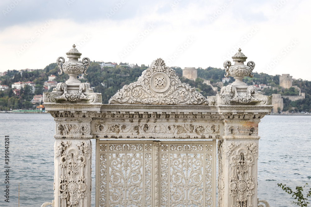 Obraz premium Kucuksu Palace in Istanbul City, Turkey
