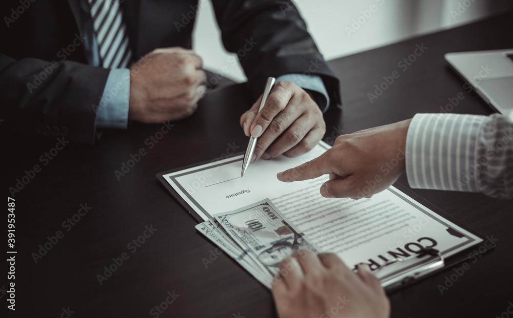 Business people take bribes or financial fraud money. Business people take bribes or financial fraud money.