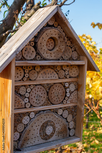 Insektenhotel aus Holz 