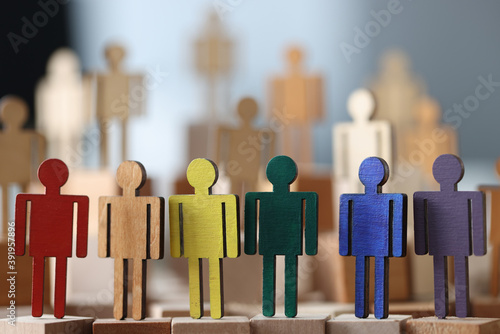 Quadro su tela Wooden little men in lgbt colors