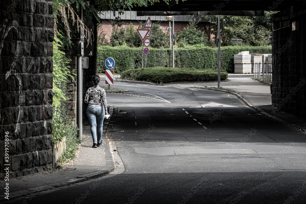 custom made wallpaper toronto digitalEinsam mit Maske