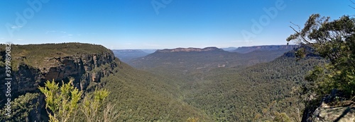 Beautiful view of mountain range, Gordon Falls Lookout, Blue Mountain National Park, New South Wales, Australia 