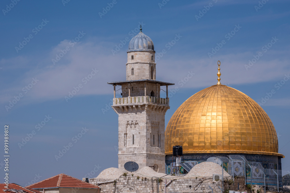 Minarete y cúpula del Templo de la Roca en Jerusalén, Israel