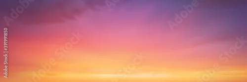 Panel kuchenny z motywem panorama of cloudscape at sunset with vivid and dreamy colors on sky