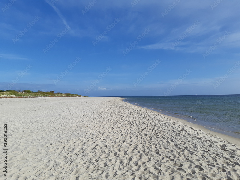 Einsamer Strand mit blauem Himmel 2, Hel, Polen