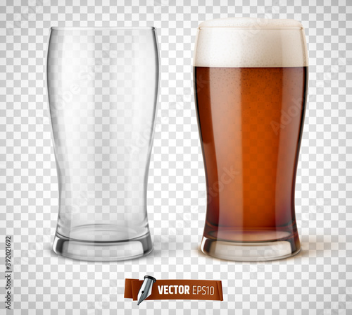 Verres de bière vectoriels sur fond transparent