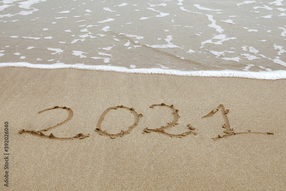 Fototapeta premium Nouvelle année 2021 à la plage