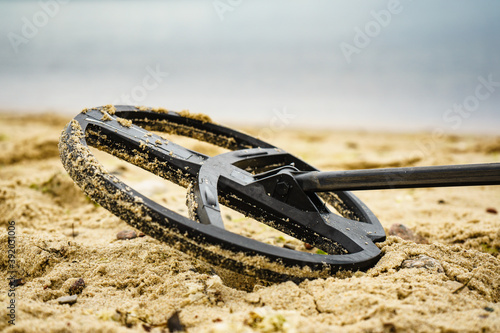 Fotografi metal detector on sea beach