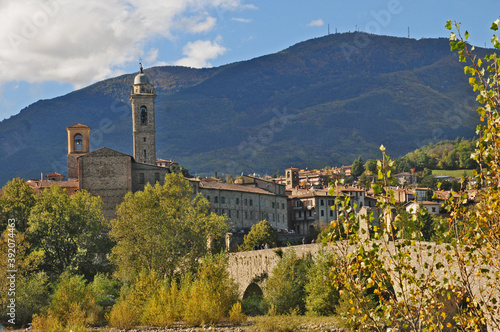 Bobbio ed il ponte Gobbo sul fiume Trebbia - Piacenza 