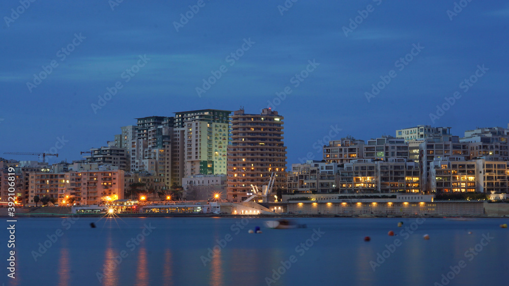 Obraz premium Sliema bei Nacht
