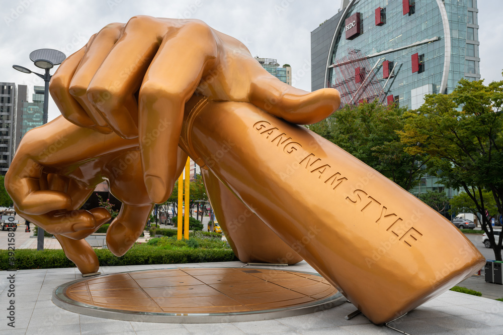 Gangnam style statue a bronze sculpture by artist Hwang Manseok in the