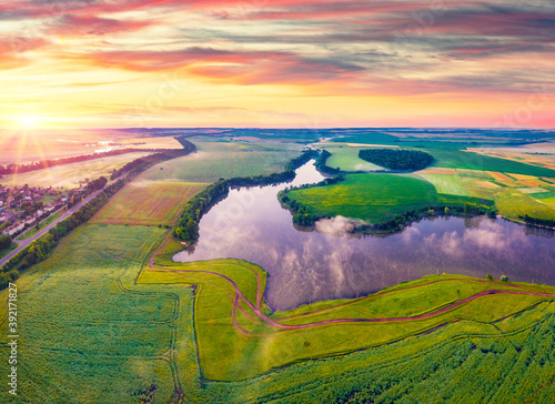 Fotografia Impressive view from flying drone of Romanivka lake