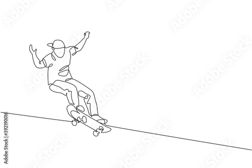 Single continuous line drawing of young cool skateboarder man riding skate and performing jump trick in skate park. Practicing outdoor sport concept. Trendy one line draw design vector illustration