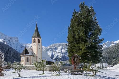 Fotografie Die Kirche von St. Veit im Pragser Tal - Südtirol
