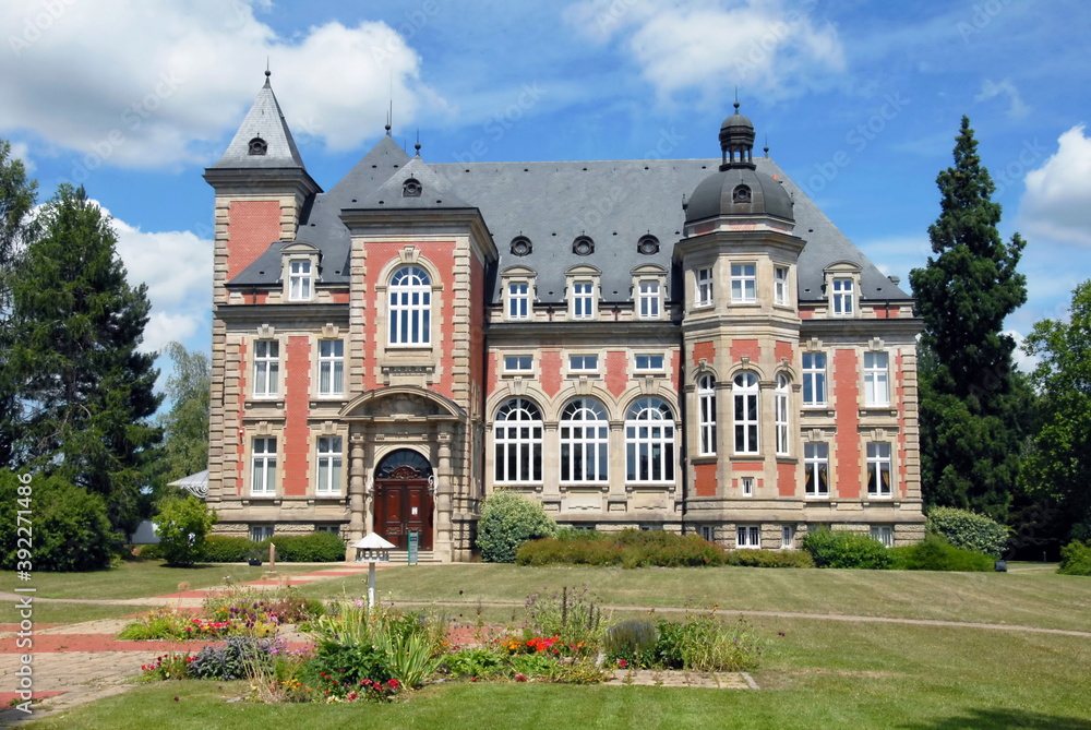Obraz premium Ville de Sarreguemines, Château de Utzschneider, aujourd’hui Hôtel de la Communauté d’Agglomération, département de la Moselle, France