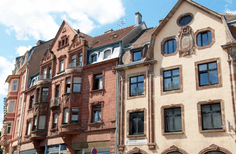 Ville de Sarreguemines, façade typique de la période allemande, département de la Moselle, France