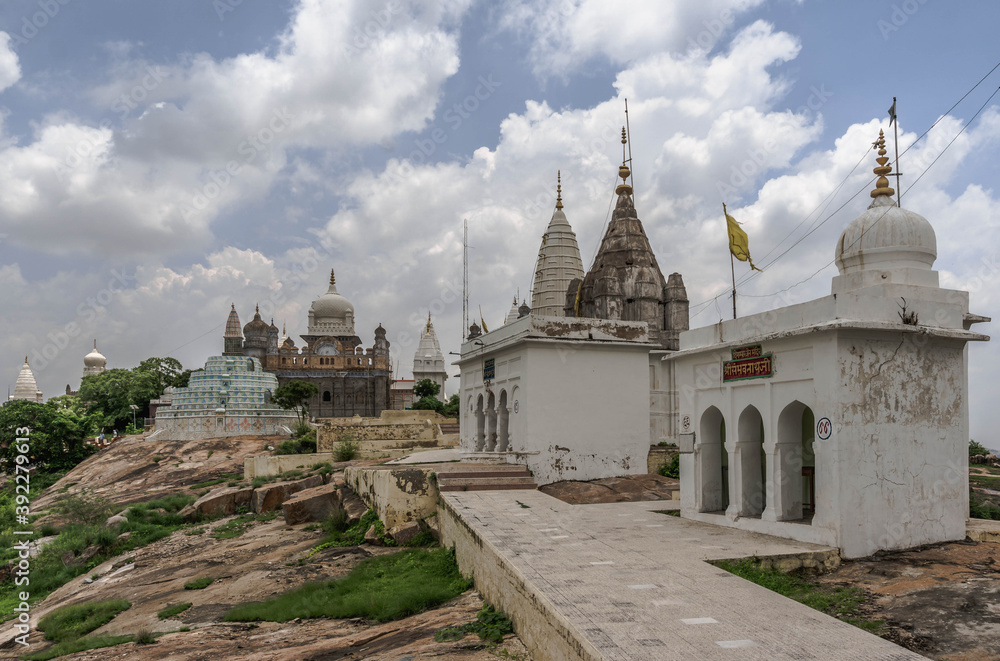 Sonagiri is a little-known Jain holy place among tourists. Sonagiri is about 100 Jain temples of 9-10 centuries.