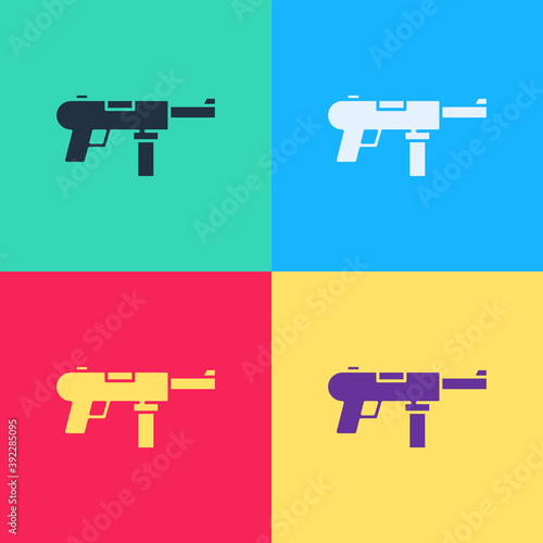 Pop art Submachine gun M3, Grease gun icon isolated on color background. Vector.