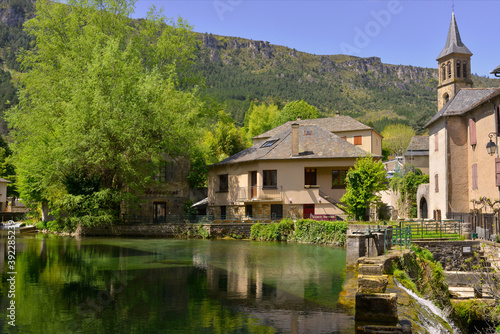 Florac (48400) et la source du Pêcher, Lozère en Occitanie, France © didier salou