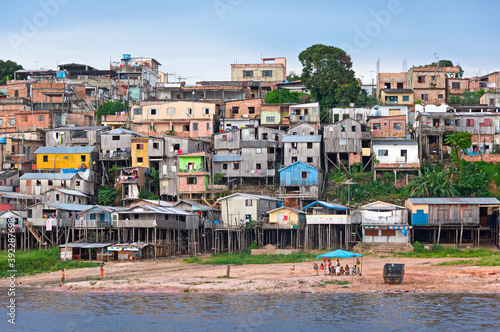 Quadro su tela Favelas on the Amazon River in Manaus, Brazil