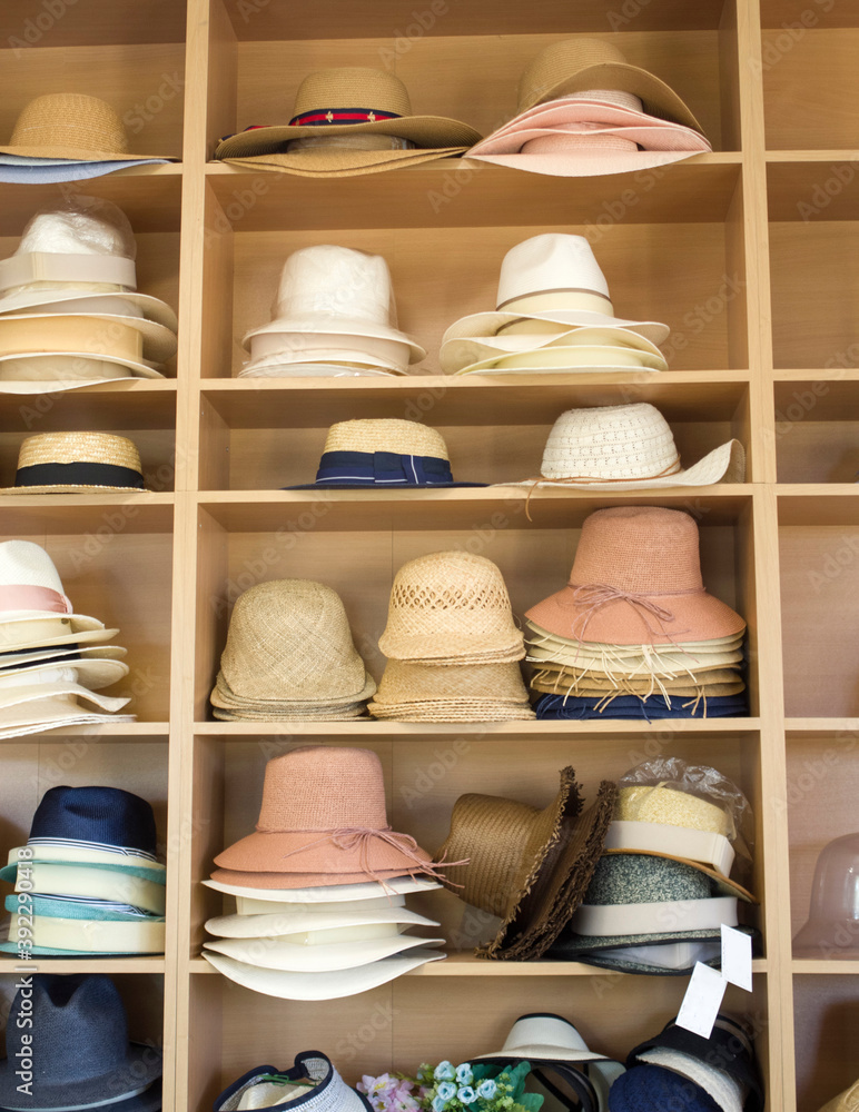 Many male and female straw hats