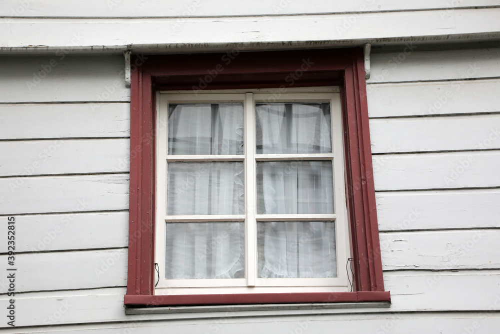 Fenster eines Wohnhauses Fenster eines Wohnhauses