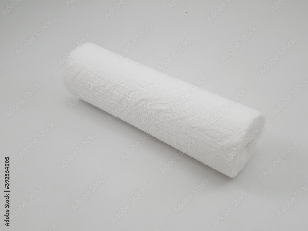 Obraz premium White gauze bandage use to cover wounded area