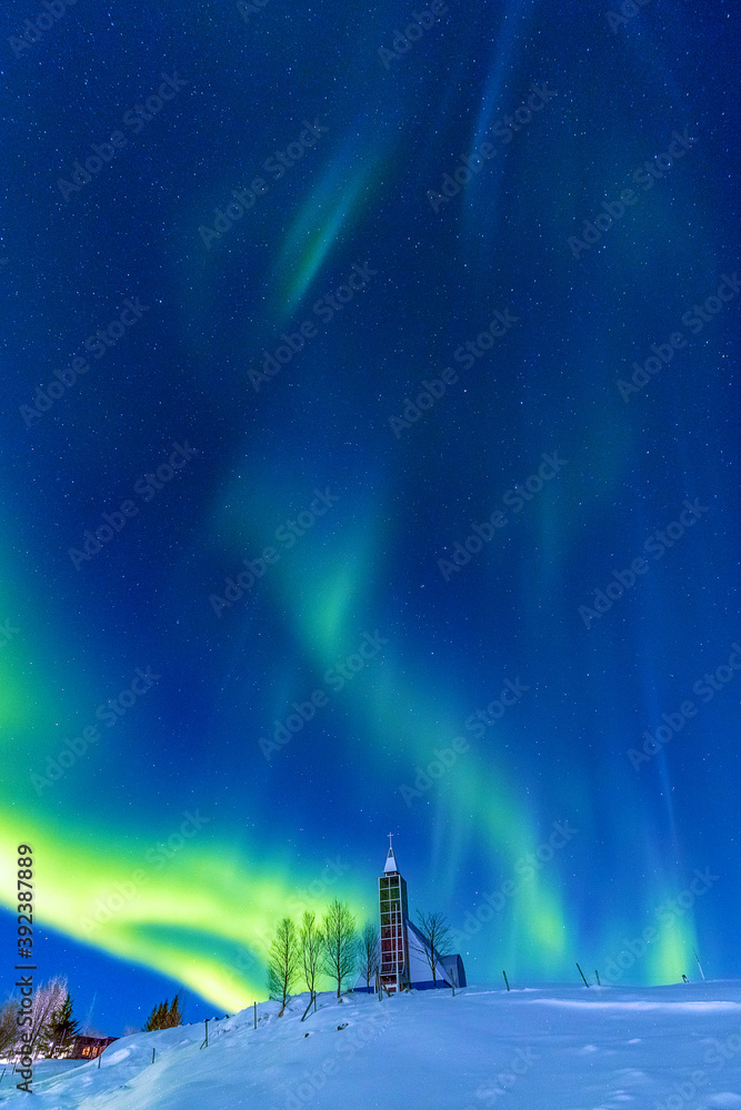 Aurora Boreal Iglesia en Islandia