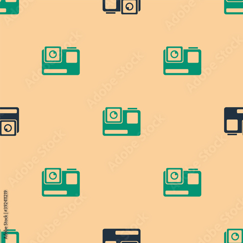 Green and black Action extreme camera icon isolated seamless pattern on beige background. Video camera equipment for filming extreme sports. Vector Illustration.
