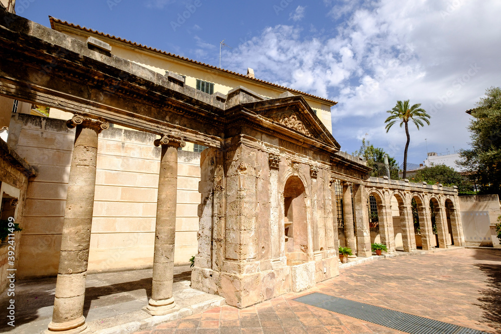 exedra clasicista, Can San Simón , propiedad en el siglo XVIII de la familia Orlandis, Palma, Mallorca, balearic islands, spain, europe