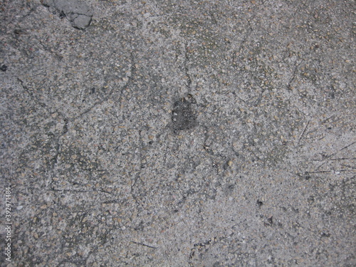 Sol en béton avec des fissures