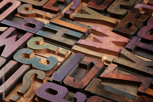 фотографія random letters in vintage letterpress wooden blocks