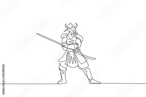 One continuous line drawing of young bravery samurai shogun wearing mask ready to attack at training session. Martial art combative sport concept. Dynamic single line draw design vector illustration
