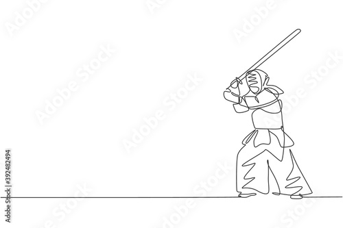 One continuous line drawing of young sporty man training kendo stance for fighting skill in dojo center. Healthy martial art sport concept. Dynamic single line draw design vector graphic illustration