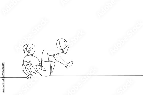 Single continuous line drawing of young sportive woman train soccer freestyle, juggling with shinbone on the field. Football freestyler concept. Trendy one line draw design graphic vector illustration