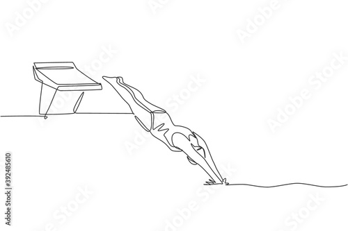 Single continuous line drawing of young happy professional swimmer woman jump to pool to train in gym swimming pool center. Healthy lifestyle concept. Trendy one line draw design vector illustration