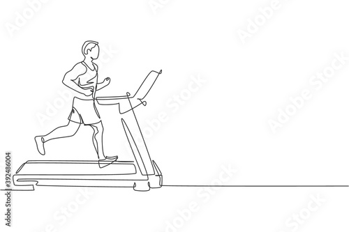 Single continuous line drawing of young sportive man training speed run with treadmill in sport gymnasium club center. Fitness stretching concept. Trendy one line draw design vector illustration