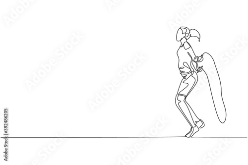 Single continuous line drawing young sportive woman training with jump skipping rope in sport gymnasium club center. Fitness stretching concept. Trendy one line draw design vector graphic illustration