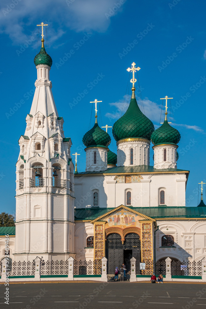 Obraz premium Iglesia del profeta Elías en la ciudad de Yaroslavl, Rusia