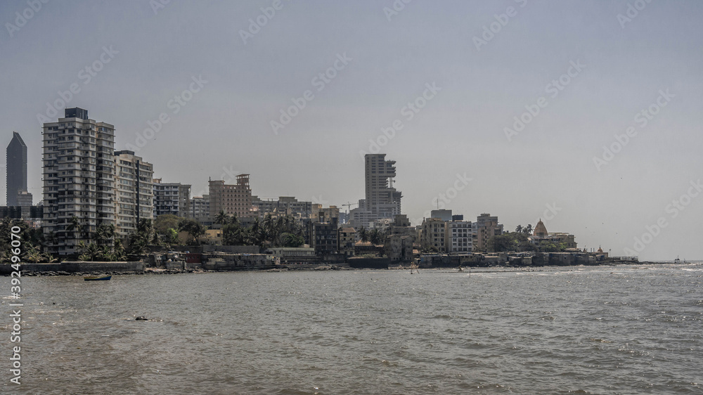 Obraz premium Bustling Mumbai is India's largest city and financial center