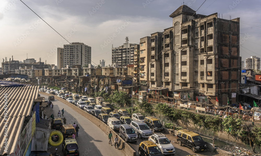 Obraz premium Dharavi is the largest slum in the world in the city of Mumbai in western India