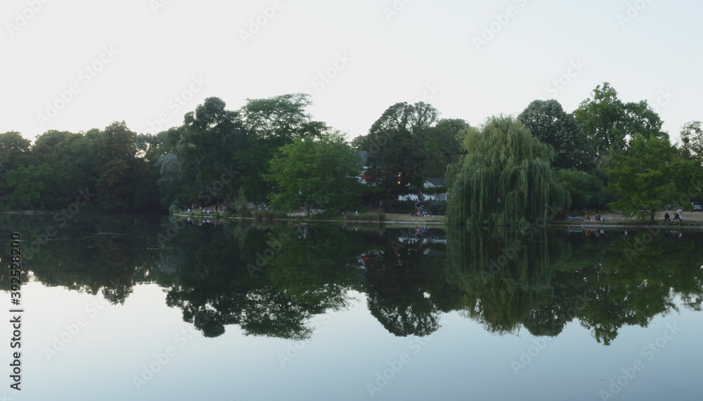 Fototapeta premium LAC DAUMESNIL BOIS DE VINCENNES