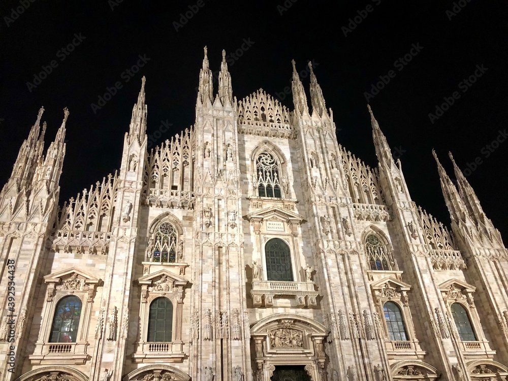 Duomo di Milano in notturna